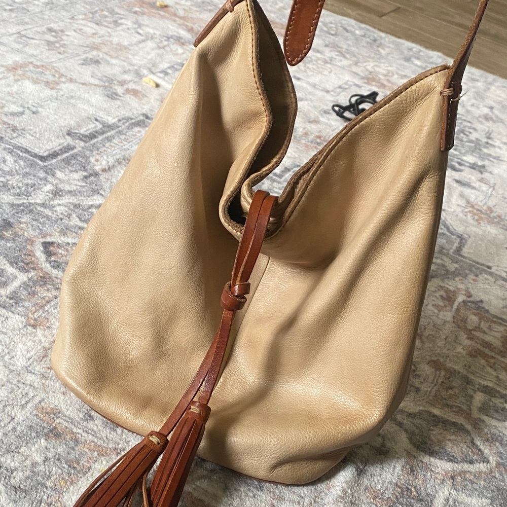 Elegant Tan Leather Bucket Bag